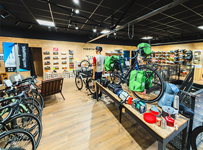 Intérieur magasin de vélos Annecy Epagny